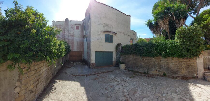 Villa trifamiliare – Terracina – San Felice Circeo