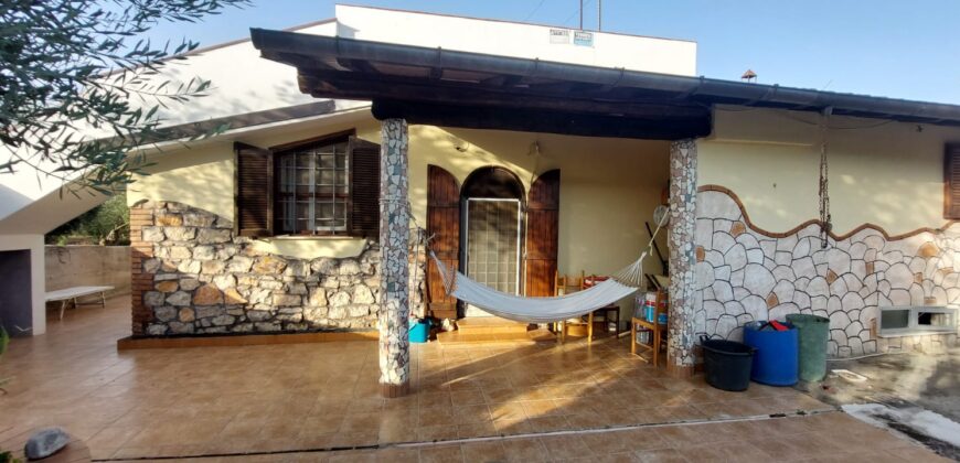 Villetta Bifamiliare con Uliveto in Vendita a Capocroce (Sonnino)