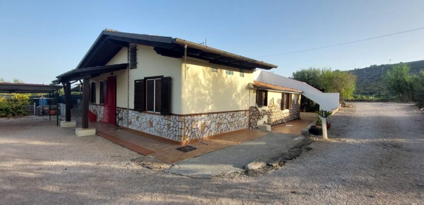 Villetta Bifamiliare con Uliveto in Vendita a Capocroce (Sonnino)