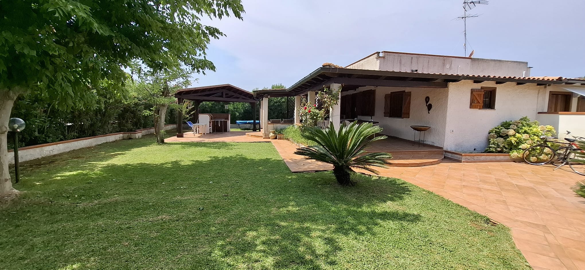 Villa quadrifamiliare in vendita in Strada Provinciale Badino, 47