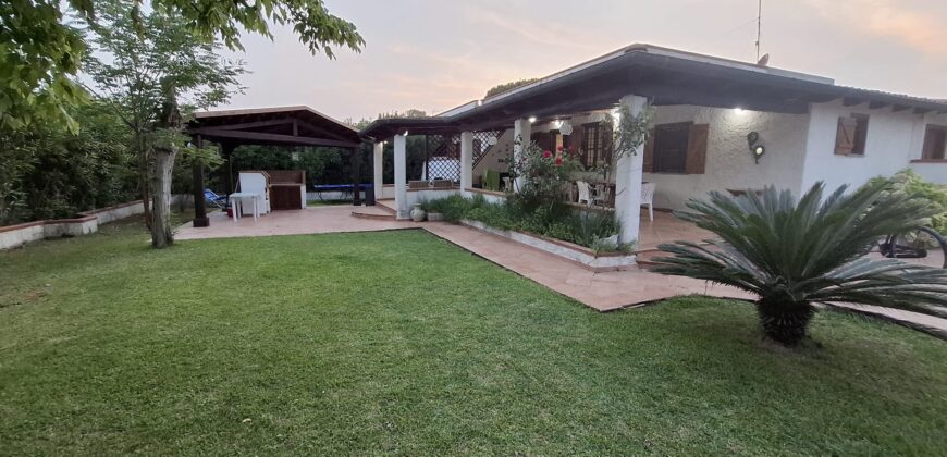 Villa quadrifamiliare in vendita in Strada Provinciale Badino, 47